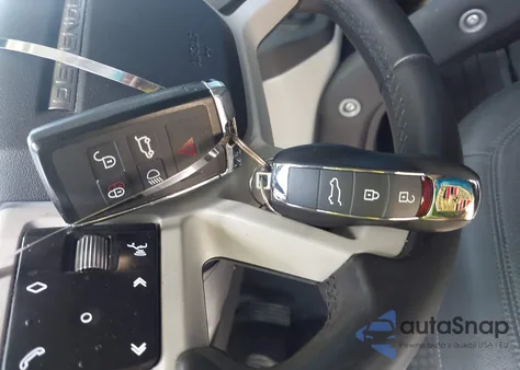 2024 Land Rover Defender 110 P400 S z USA, uszkodzony, nr VIN SALEJ7EU9R2245865